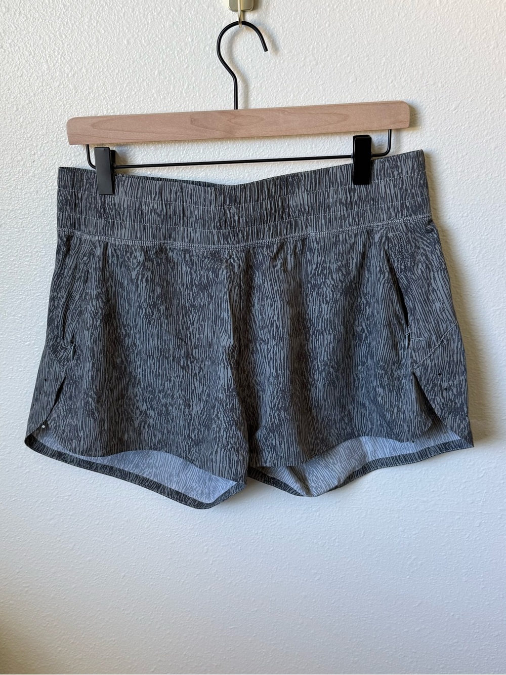 Backcountry Women's Gray Printed Athletic Shorts